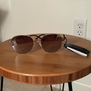 Quay Sunglasses NWT